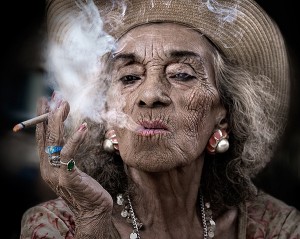old-woman-smoking
